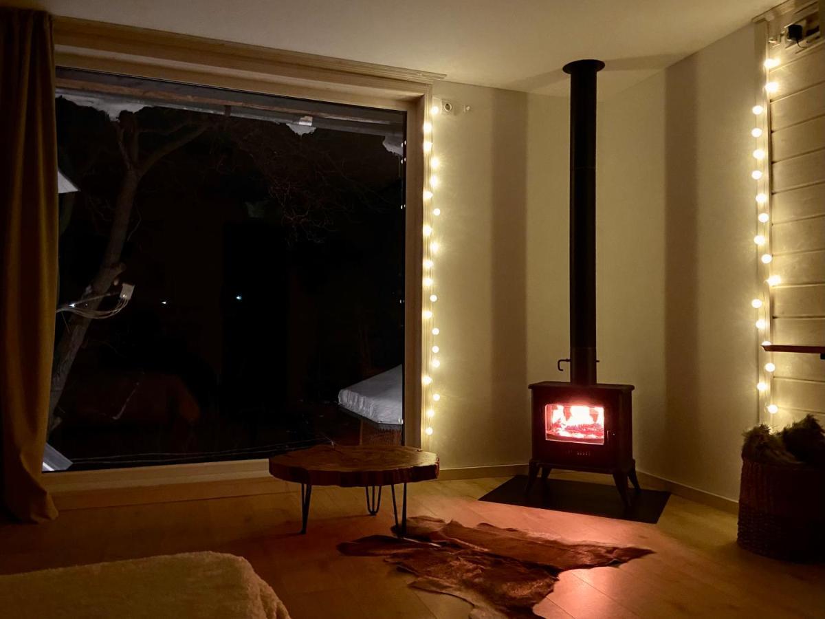 Superior Suite Fireplace,1170732637:JPEG