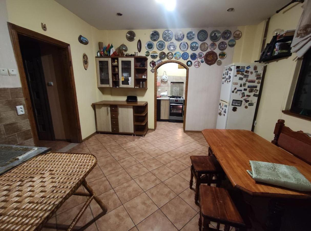 Apartment Ground Floor,1331603360:JPEG