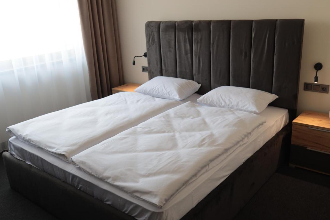 Standard Double Room,1470588902:JPEG