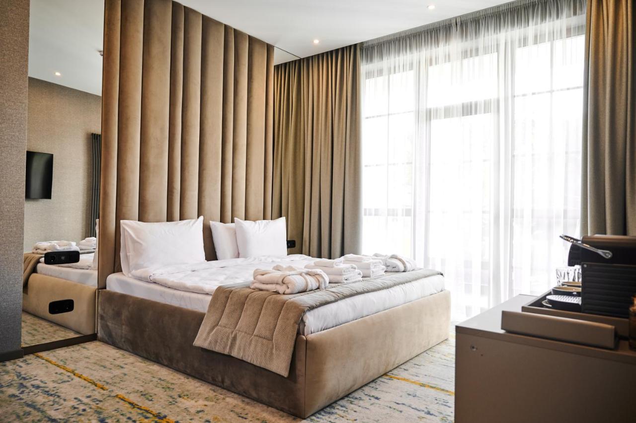 Deluxe Double Room,1487943283:JPEG