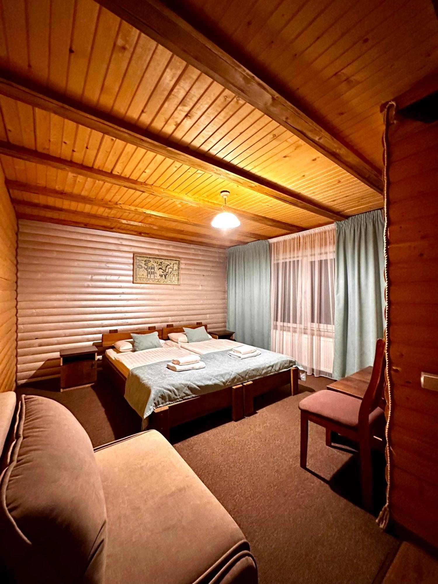 Large Double or Twin Room,1532241601:JPEG
