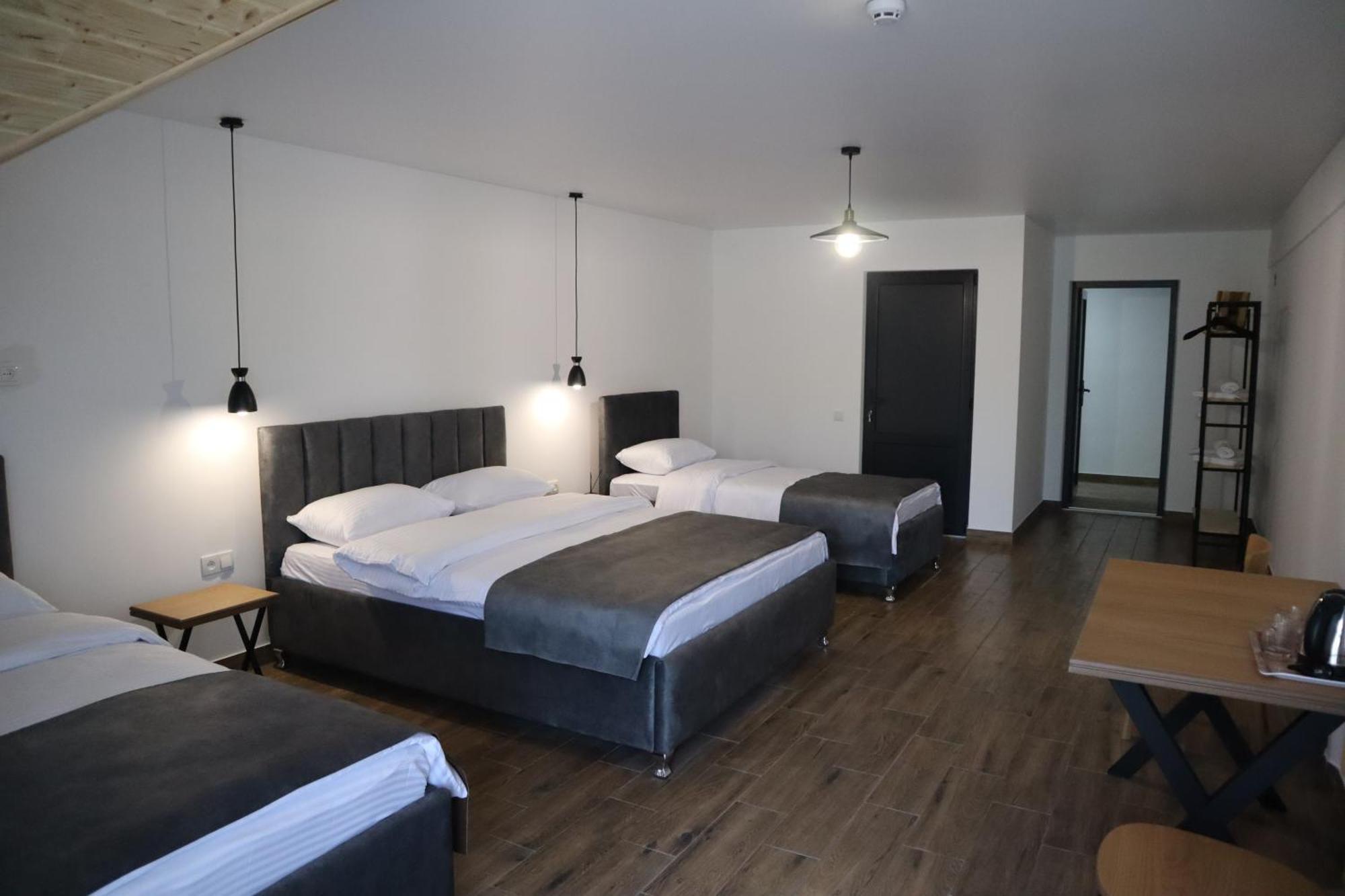 Quadruple Room,1618952483:JPEG