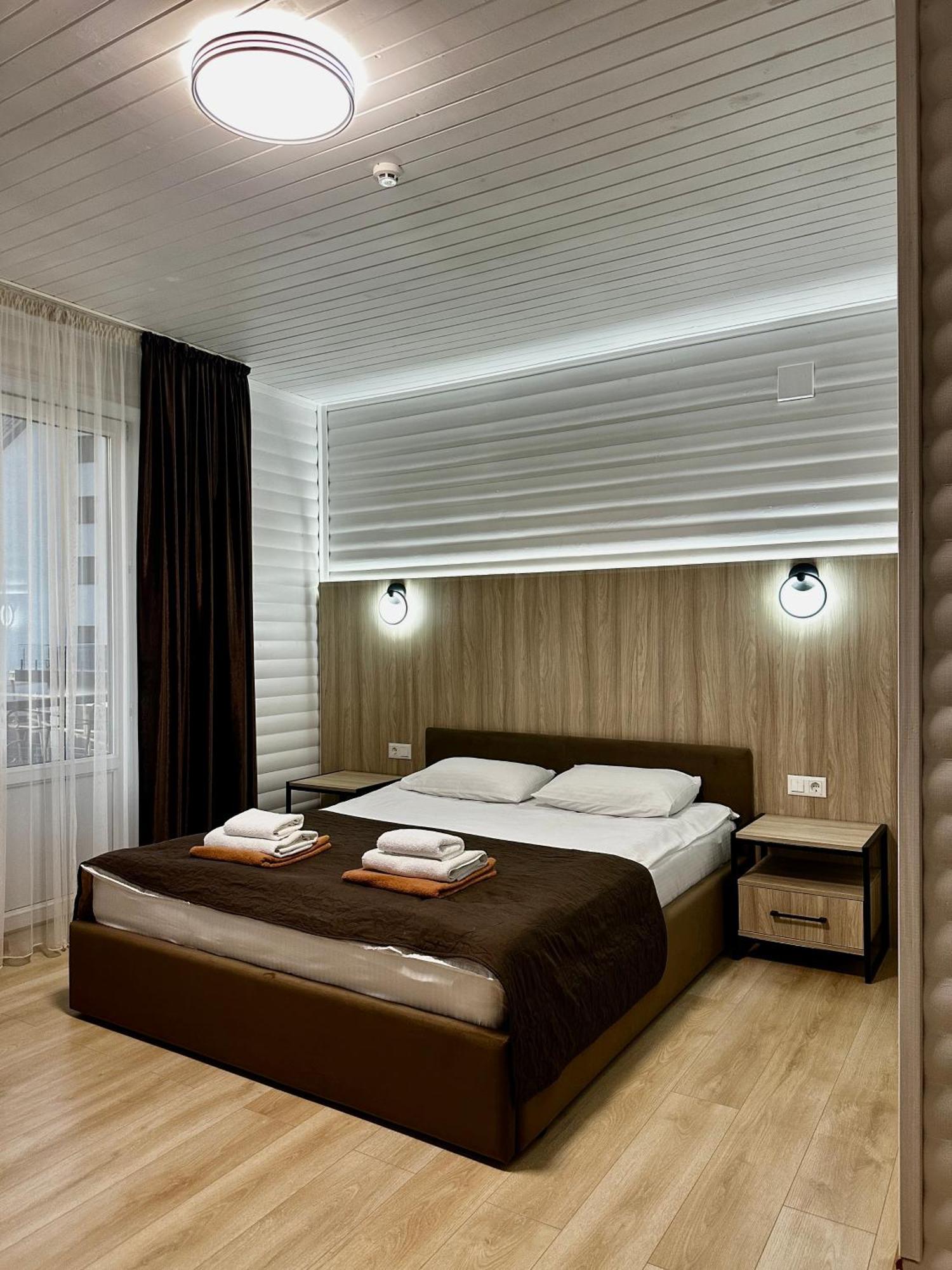 Deluxe Room,1682945978:JPEG