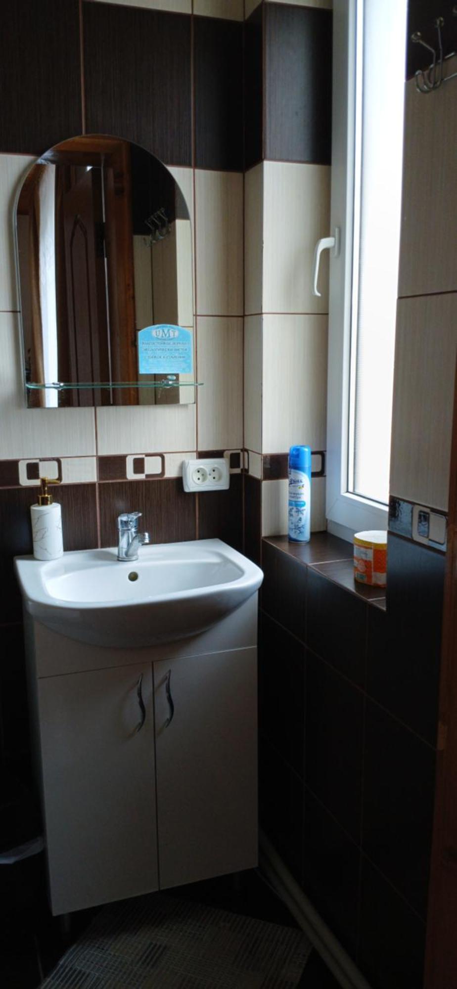 Twin Room Shower,1686479187:JPEG
