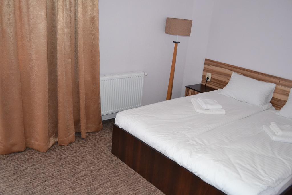 One-Bedroom Suite,201118387:JPEG