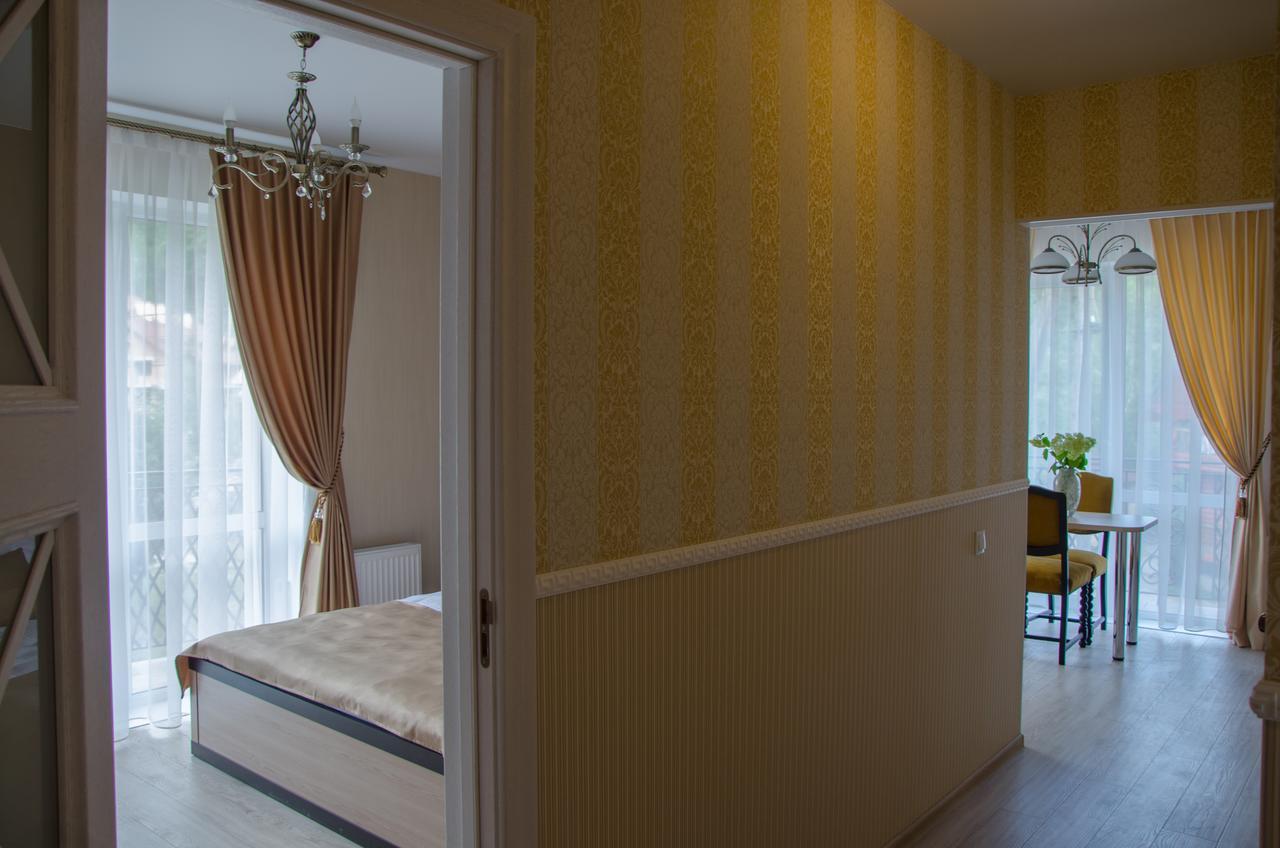 One-Bedroom Apartment,668649816:JPEG