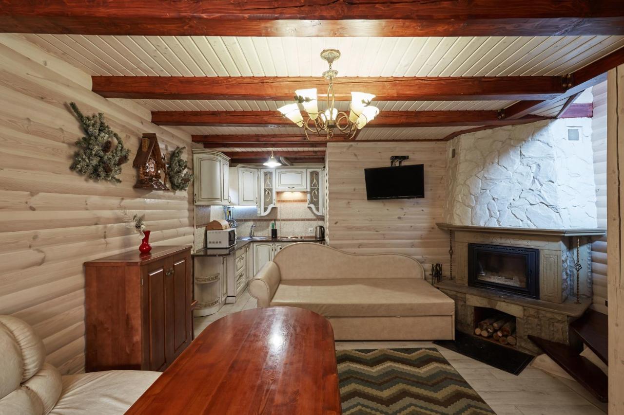 Two-Bedroom House,735713878:JPEG
