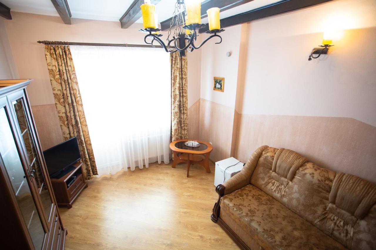 Suite Balcony,739273918:JPEG