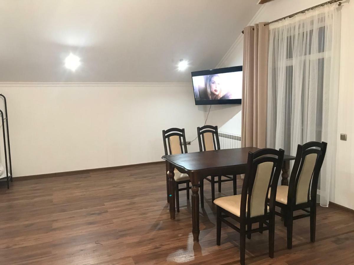 Deluxe Double Studio,847078253:JPEG