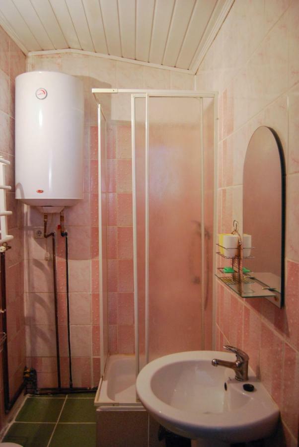 One-Bedroom Suite,912621103:JPEG