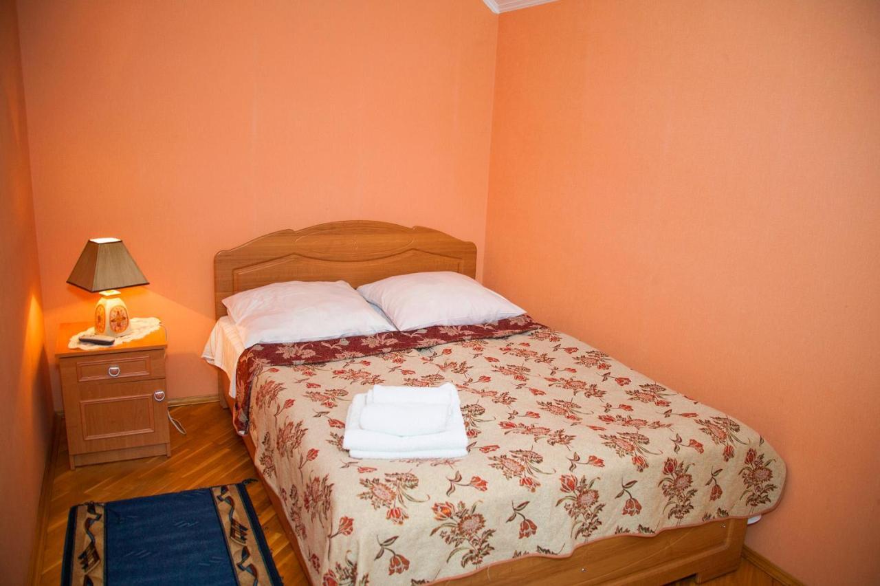 Standard Double Room with Shared Bathroom,927787660:JPEG