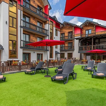 Amarena Spa Hotel - Breakfast Included In The Price Spa Swimming Pool Sauna Hammam Jacuzzi Restaurant Inexpensive And Delicious Food Parking Area Barbecue 400 M To Bukovel Lift 1 Room And Cottages-3