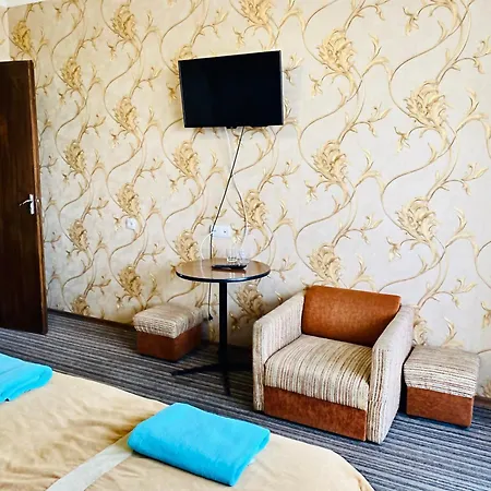 Intourist-Zakarpattia Hotel-3