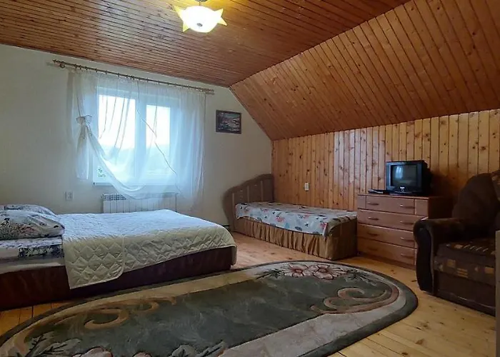 Готель Біля Погару Славське