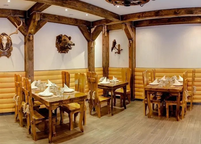 Forest House Татарів