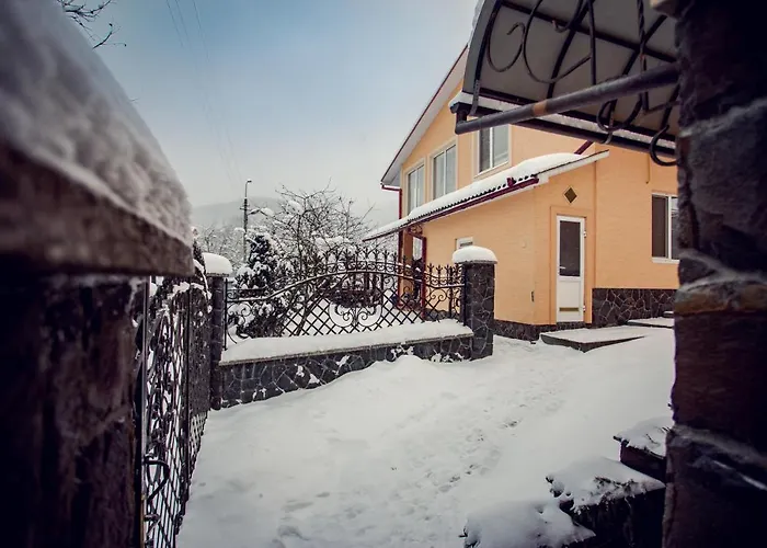 Готель У Елі Поляна
